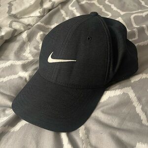 Nike Dri-Fit Legacy